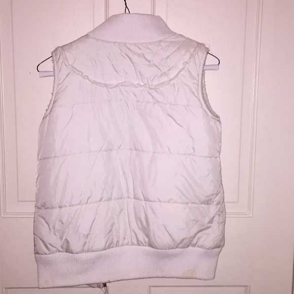 White Roxy Vest - Picture 2 of 5